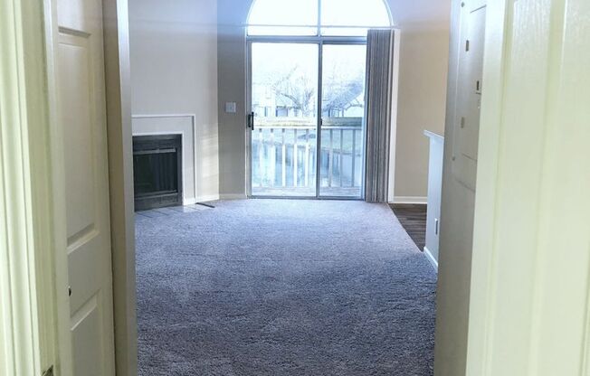1 bed, 1 bath, 761 sqft, $1,118, Unit 8456f