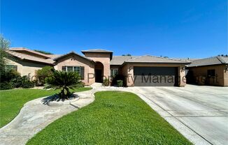 Beautiful 4 Bed/2 Bath SW Bakersfield Home with Solar and Security Deposit Alternative Option