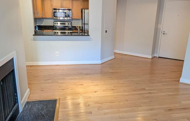 1 bed, 1 bath, $2,295, Unit APARTMENT #S 1114