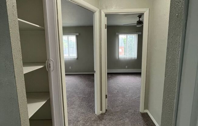 2 beds, 1 bath, $990, Unit 202