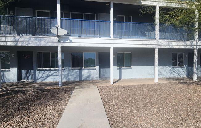 2 beds, 1 bath, 950 sqft, $1,225, Unit 105