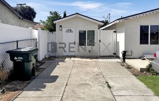 933 1/2 E KINGSLEY AVE