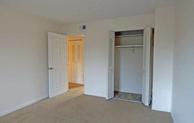 2 beds, 1 bath, 904 sqft, $1,025, Unit 48