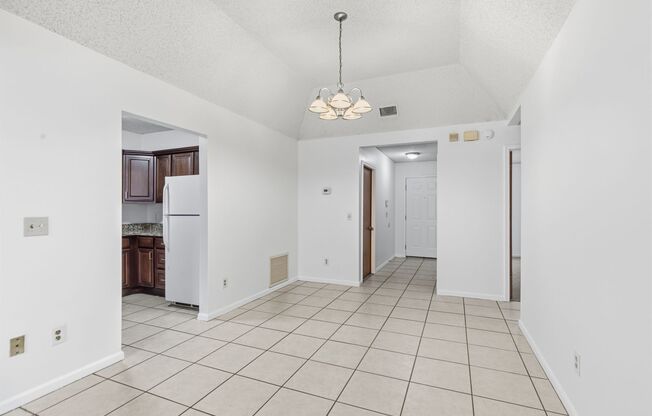 Convenient Turnkey Living in Colony Cove