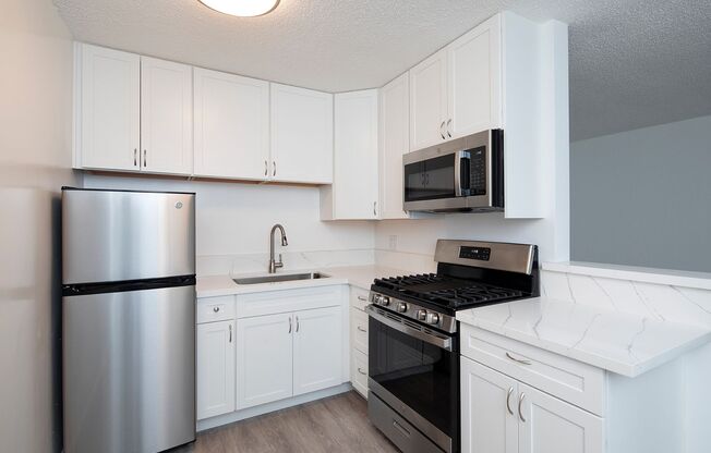 1 bed, 1 bath, $2,095, Unit 52