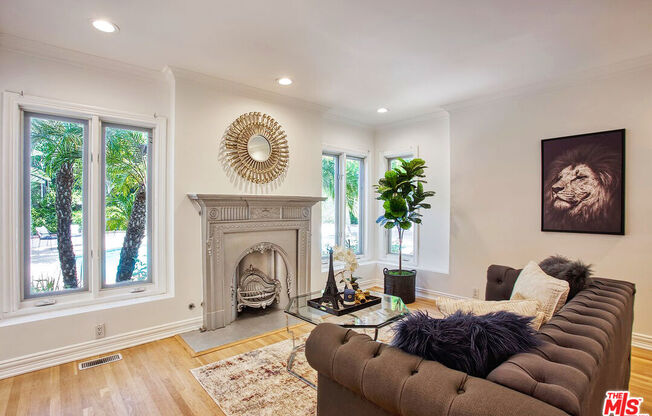 2163 SAN YSIDRO DR