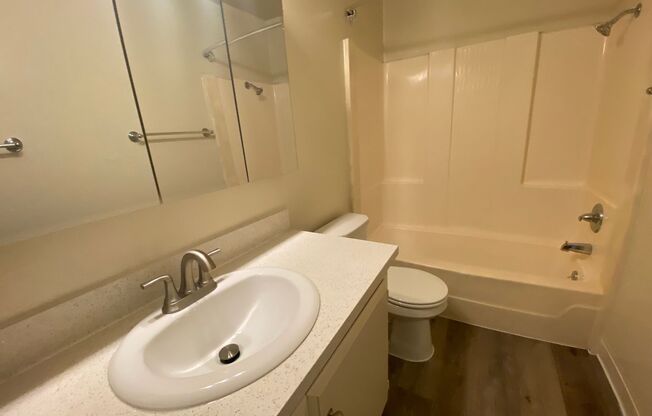 1 bed, 1 bath, $1,995, Unit 221