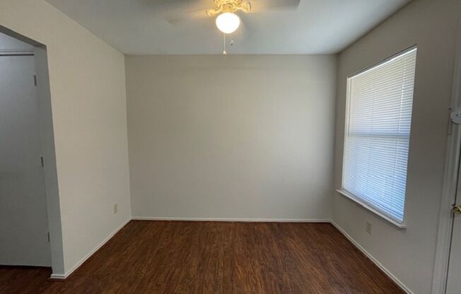 2 beds, 1.5 baths, $1,400, Unit #A