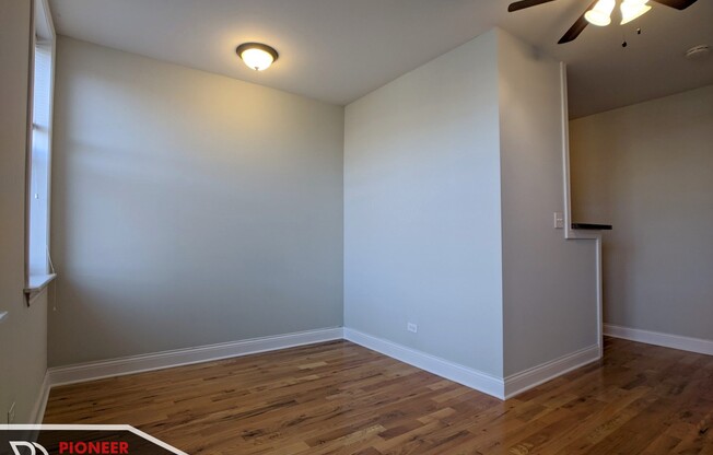 818 W Diversey Ave
