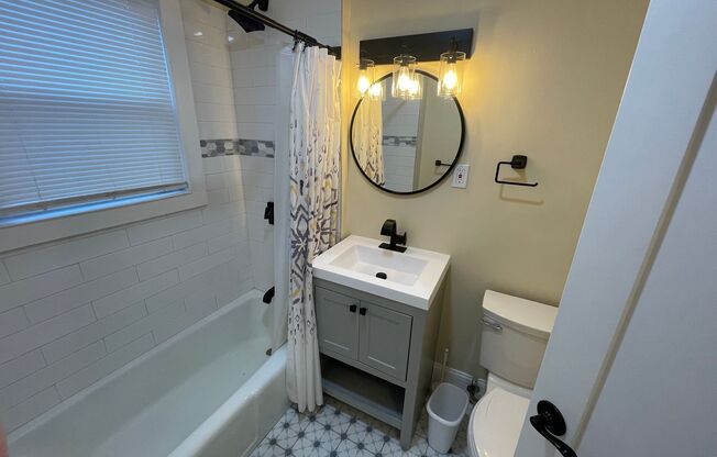 2 beds, 1 bath, 850 sqft, $2,695, Unit 87 Win #02