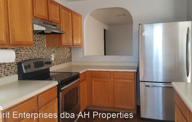 10613 E BOGART