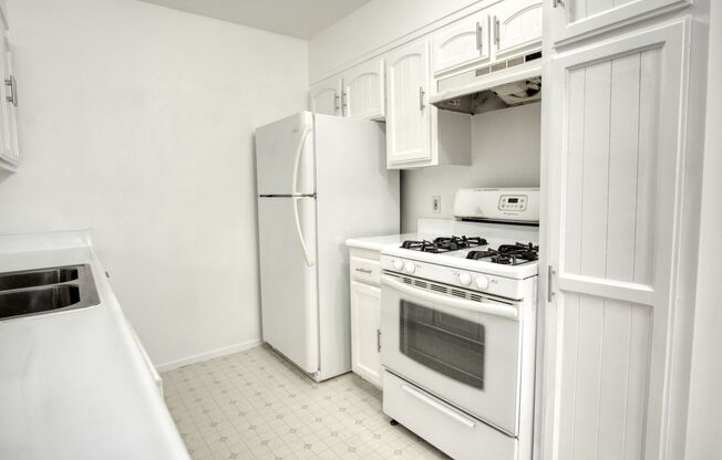 1 bed, 1 bath, $1,950, Unit # 4