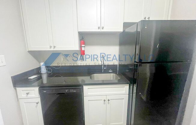 2 beds, 1 bath, 760 sqft, $1,175, Unit 2