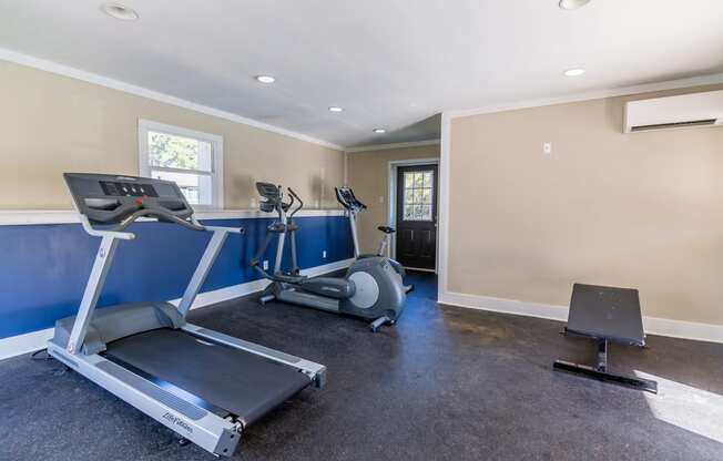 the gym at the whispering winds apartments in pearland, tx at Broadway at East Atlanta,Georgia