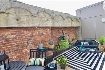 2 beds, 2 baths, 891 sqft, $4,200, Unit 7O8