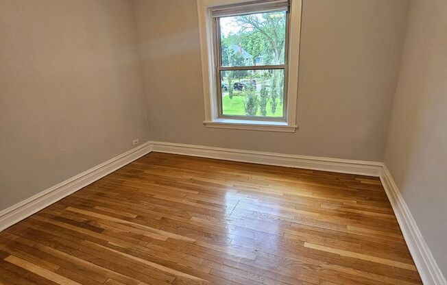 2 beds, 1 bath, 750 sqft, $2,155, Unit 2247-53-3E