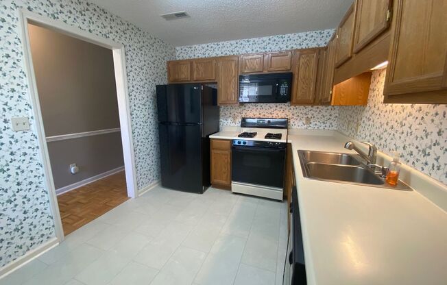 2 beds, 2 baths, $1,895