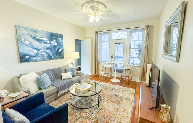 2 beds, 1 bath, 800 sqft, $5,000, Unit 12