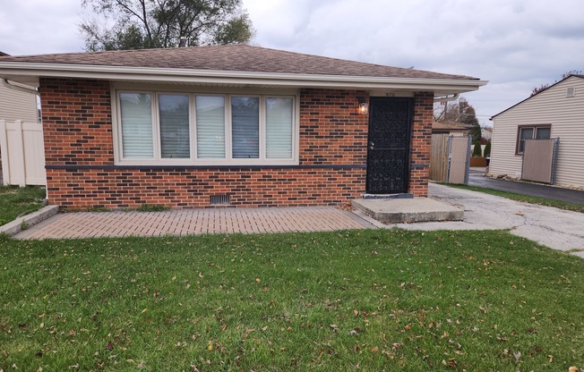 16732 92 AVE
