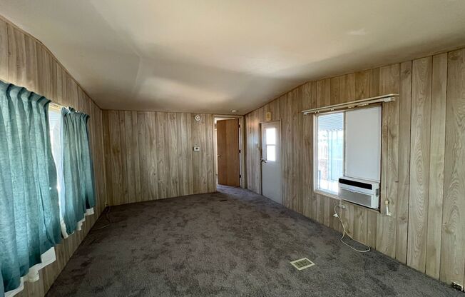 2 bedroom, 1.5 bath mobile home!