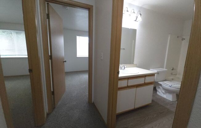 2 beds, 1 bath, 875 sqft, $1,450, Unit 127-58