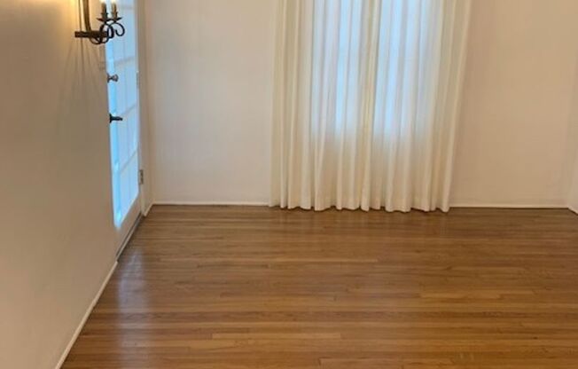 1 bed, 1 bath, $2,595, Unit 32-67