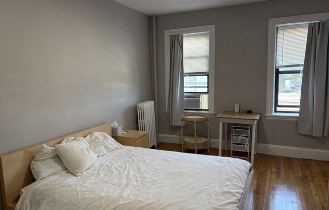 2 beds, 1 bath, 720 sqft, $2,600, Unit 21