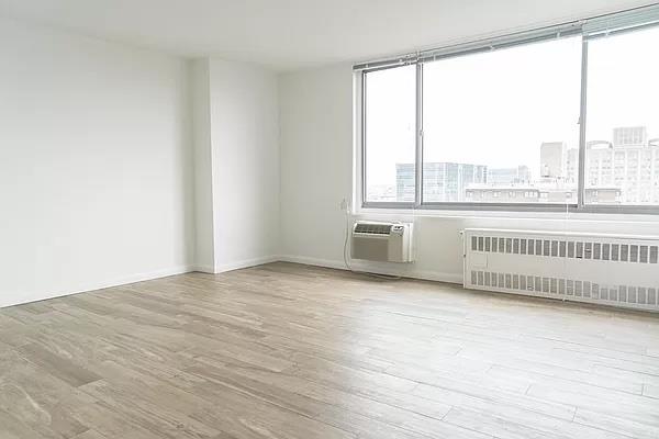 2 beds, 1 bath, 798 sqft, $5,290, Unit 4D