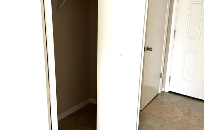 Studio, 1 bath, 500 sqft, $795, Unit D4