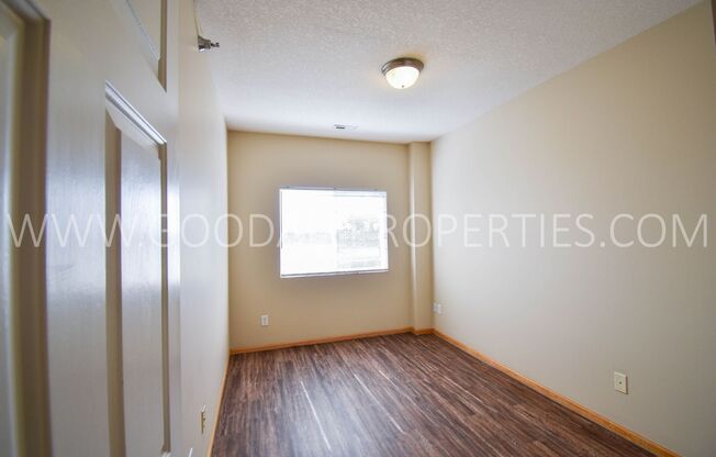 3 beds, 2 baths, $1,375