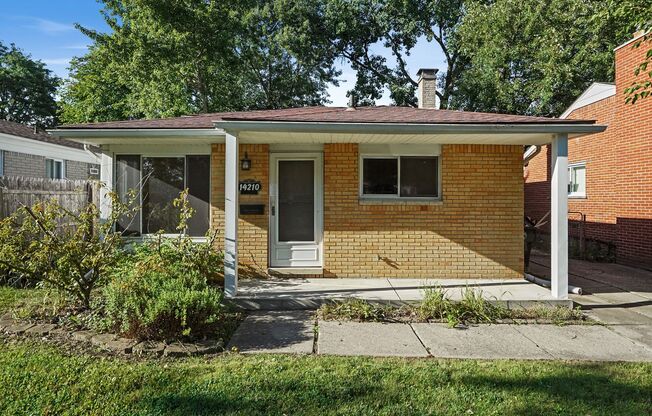 BEAUTIFUL 3 BED 1.5 BATH HOME  IN OAK PARK MI