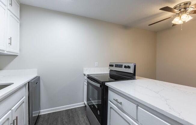 2 beds, 1.5 baths, 1,100 sqft, $1,195, Unit #120