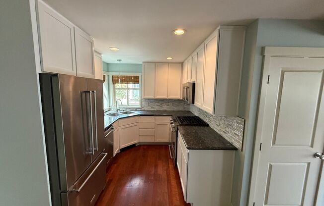 Modern 3bd Home Close to Woodland Park Zoo!