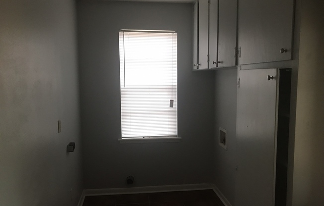 3 beds, 2 baths, $1,450