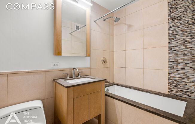 1 bed, 1 bath, $4,395, Unit 12C