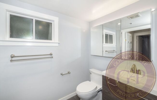 2 beds, 1 bath, $3,250