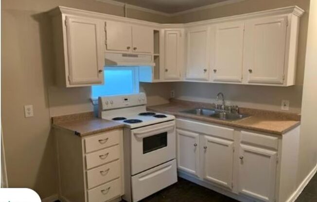 Cozy 2 Bed, 2 Bath Home in Vibrant Old East Dallas