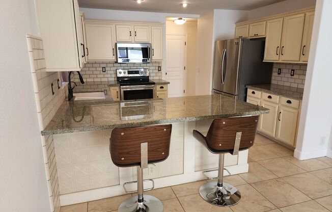 2 beds, 2.5 baths, $2,450, Unit Unit 1105