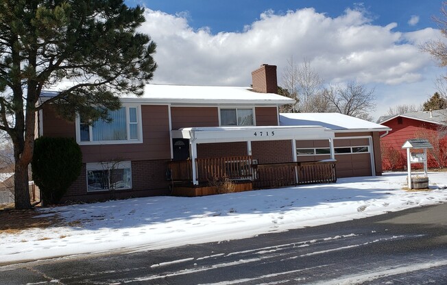 Move in ready 4 bedroom home For Rent on Shadowglen Dr