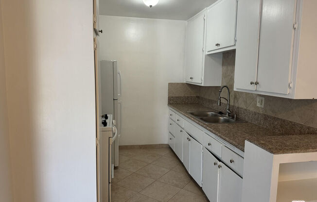 1 bed, 1 bath, 900 sqft, $2,100, Unit 231