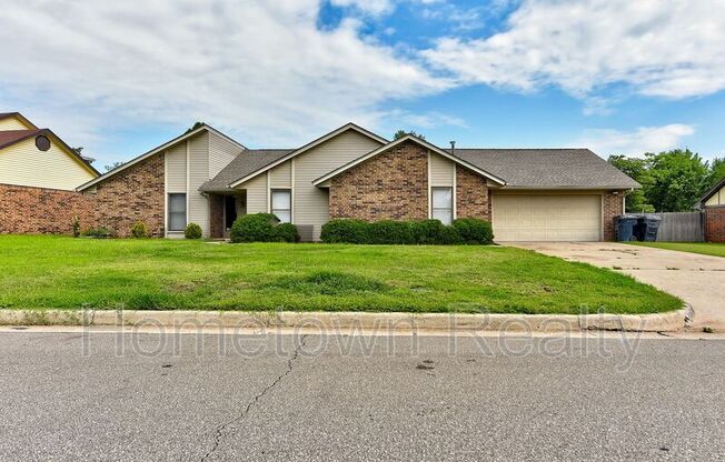 7621 DORIS PL