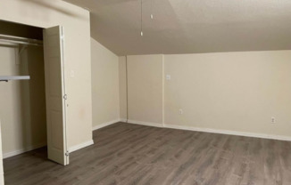 214 WILLIS AVE