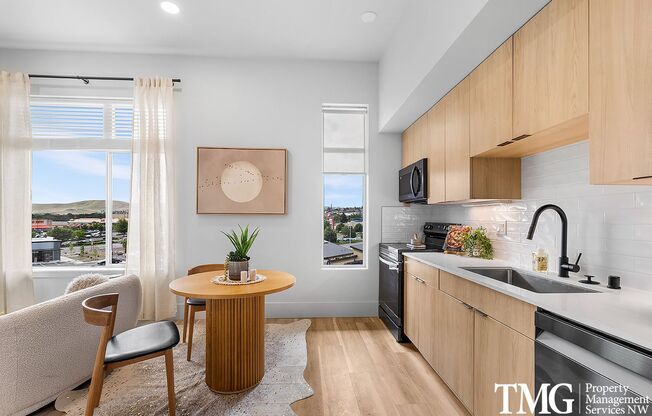 1 bed, 1 bath, 570 sqft, $1,800, Unit 402