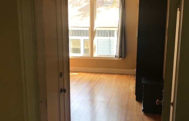 Studio, 1 bath, 400 sqft, $995, Unit #6