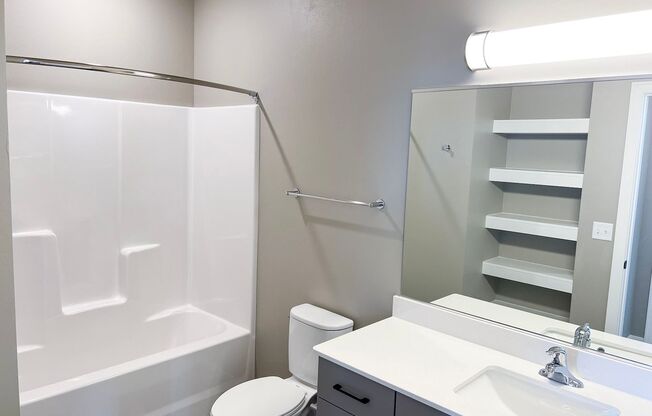 2 beds, 2 baths, 1,280 sqft, $1,750, Unit Bldg 5 Apt 5323