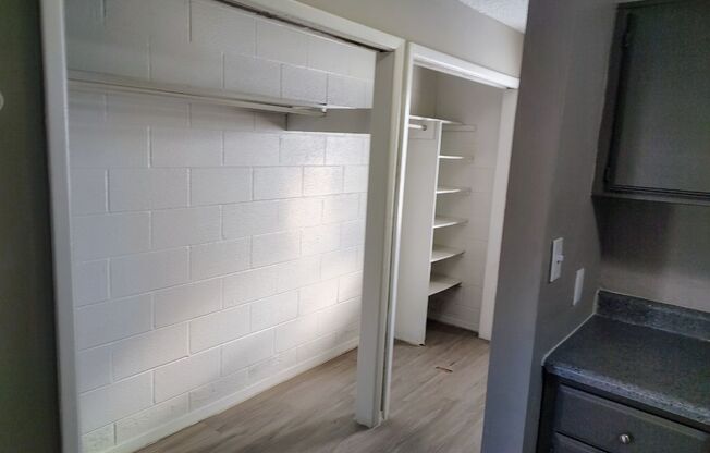 Studio, 1 bath, 364 sqft, $710, Unit 63