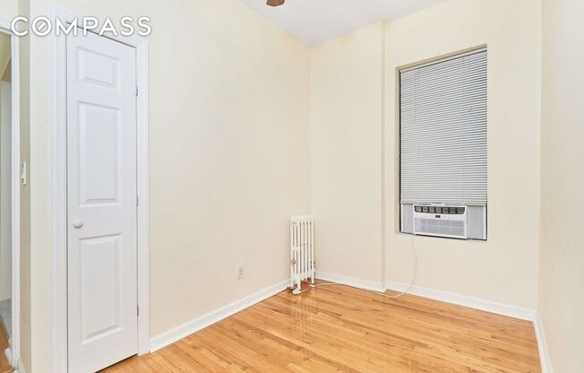 270 E 78 ST