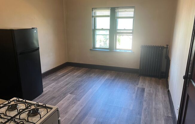 1 bed, 1 bath, $1,050, Unit 321