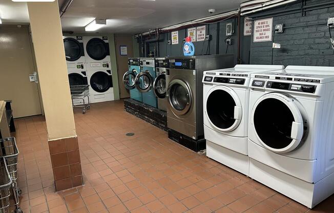 326 W 47 ST