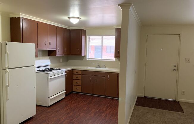 1 bed, 1 bath, 560 sqft, $595, Unit 1403 # 4